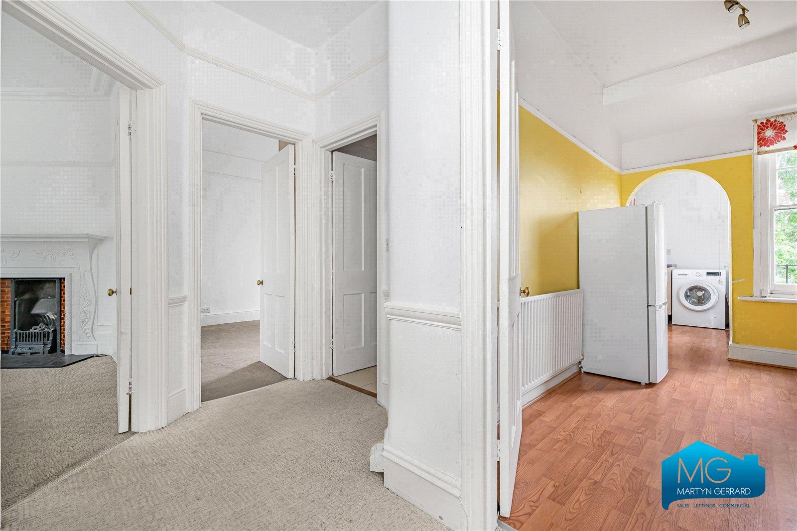 3 bedroom Apartment to rent - Martyn Gerrard