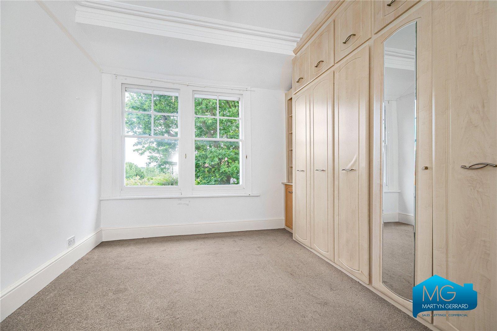3 bedroom Apartment to rent - Martyn Gerrard