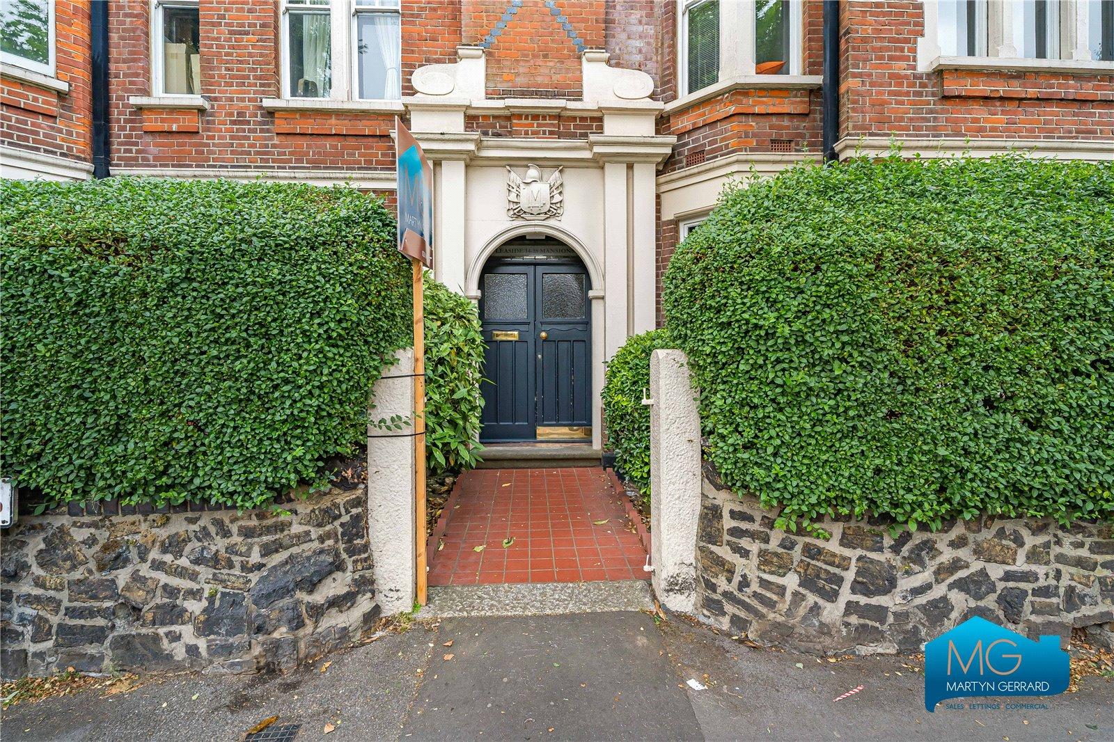 3 bedroom Apartment to rent - Martyn Gerrard