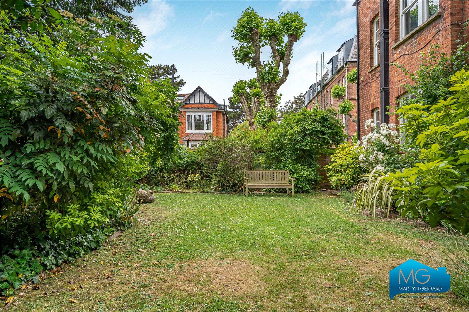 3 bedroom Apartment to rent - Martyn Gerrard