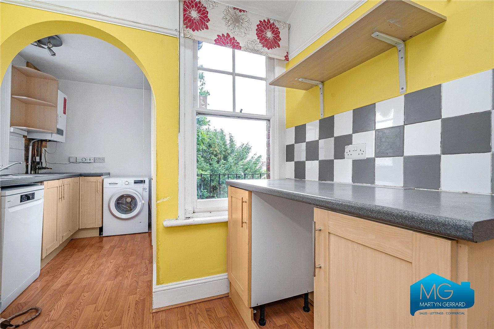 3 bedroom Apartment to rent - Martyn Gerrard