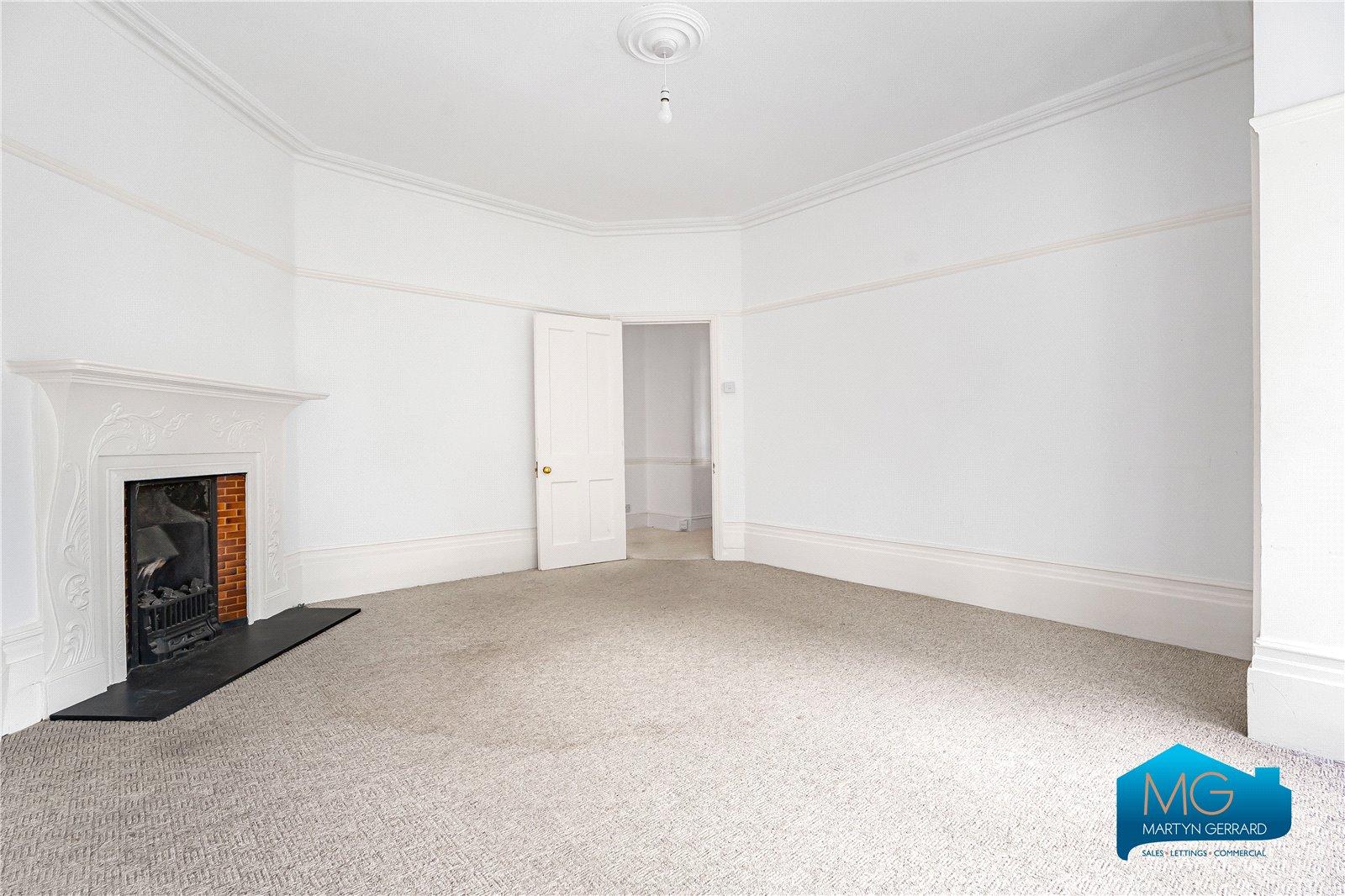 3 bedroom Apartment to rent - Martyn Gerrard