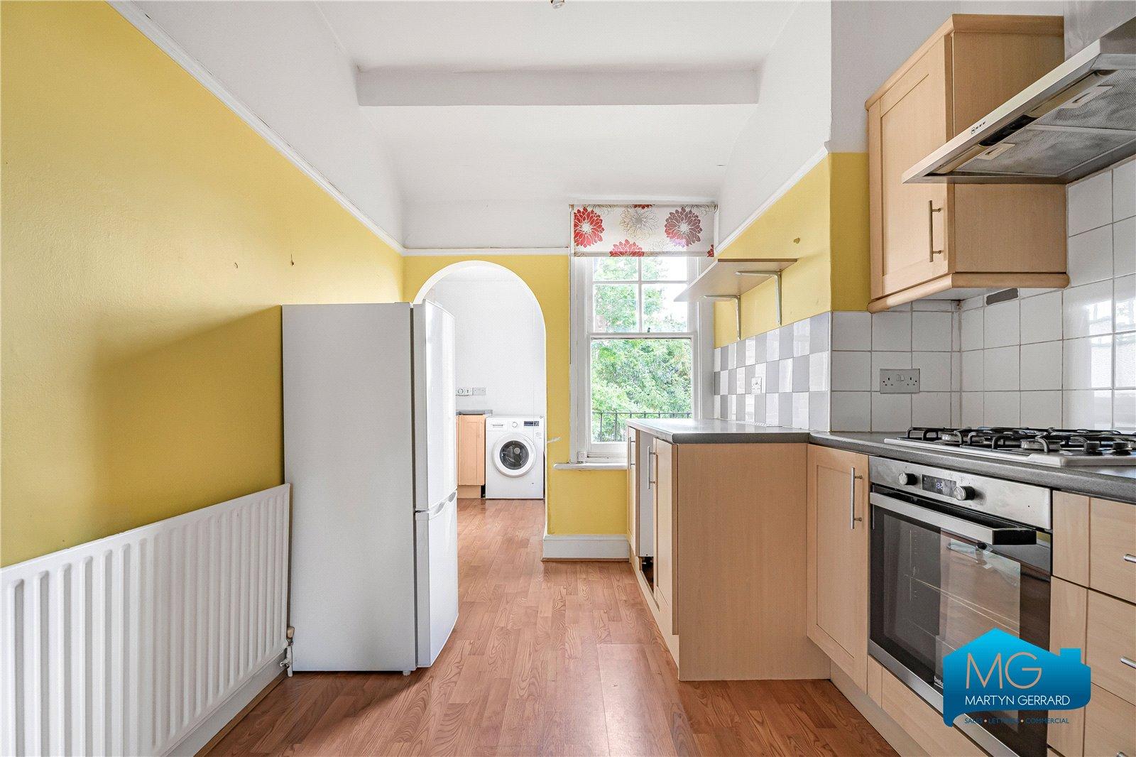 3 bedroom Apartment to rent - Martyn Gerrard