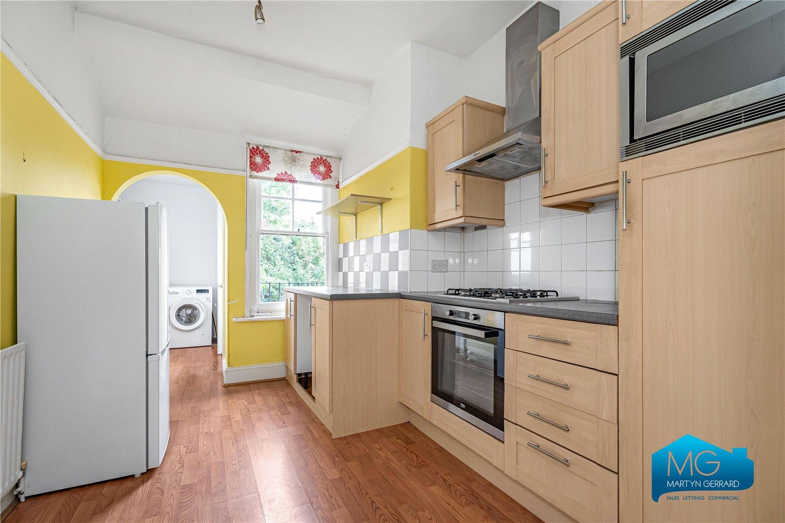 3 bedroom Apartment to rent - Martyn Gerrard