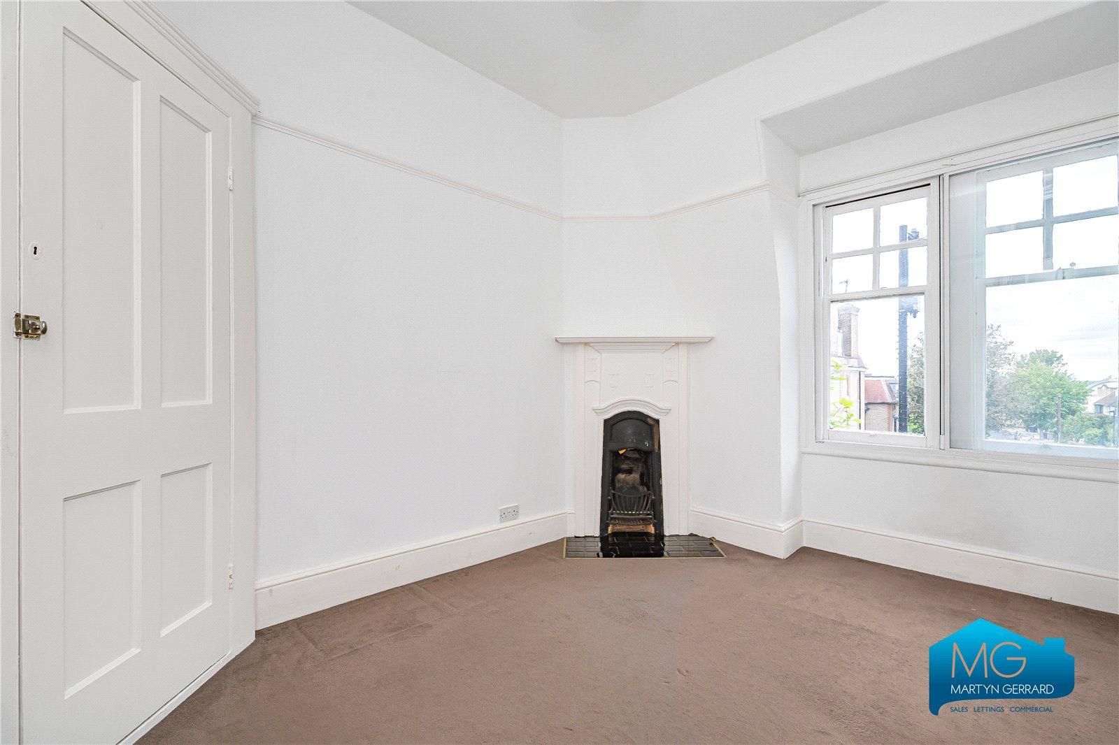 3 bedroom Apartment to rent - Martyn Gerrard