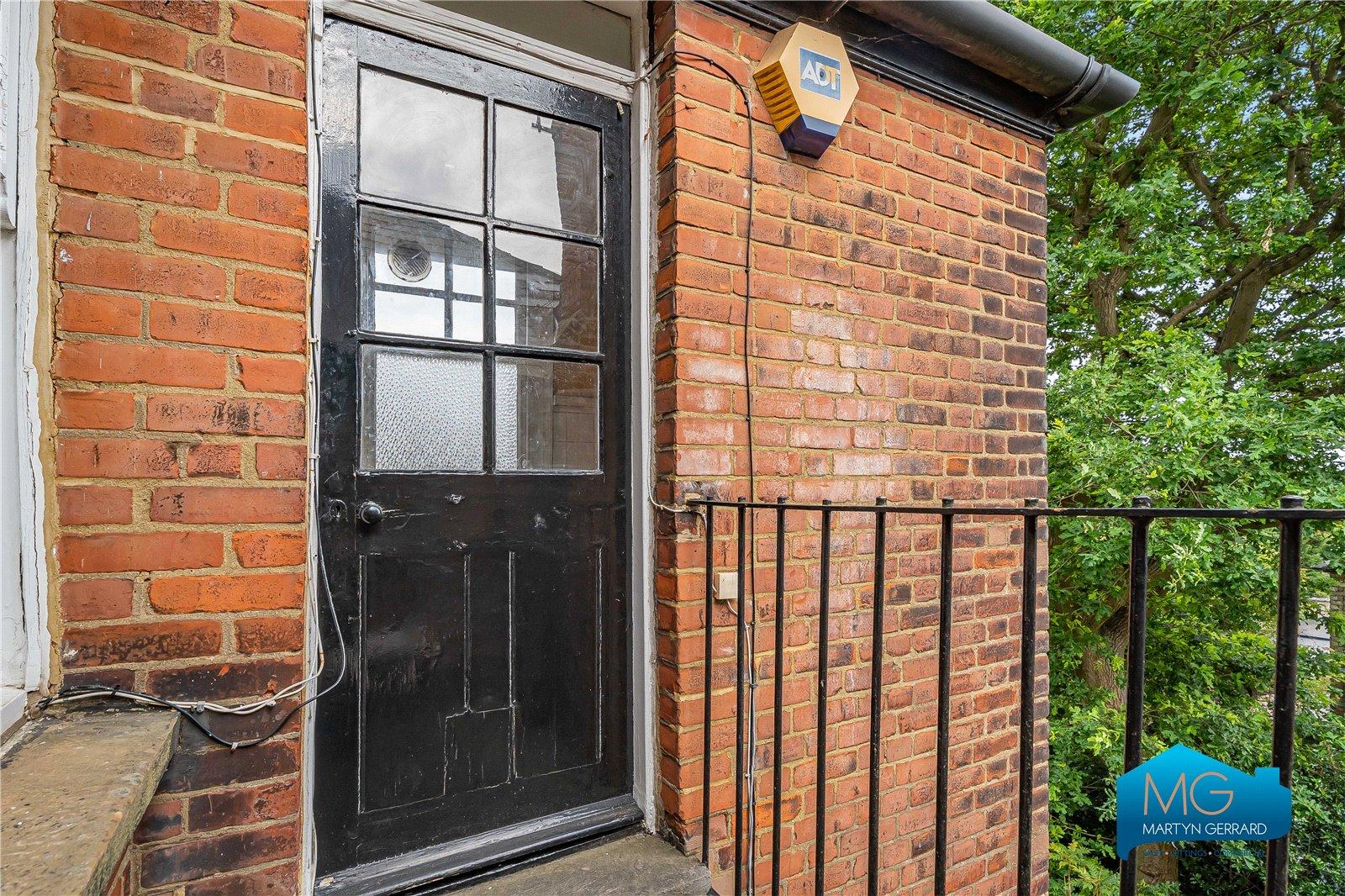 3 bedroom Apartment to rent - Martyn Gerrard