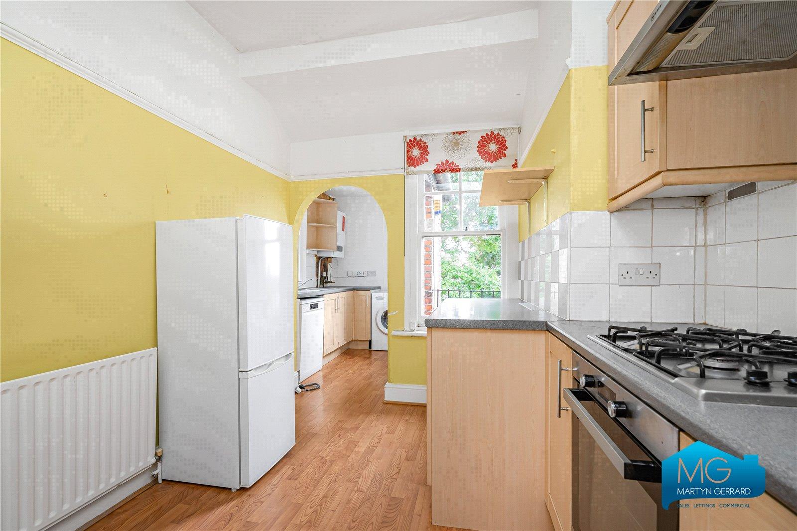 3 bedroom Apartment to rent - Martyn Gerrard