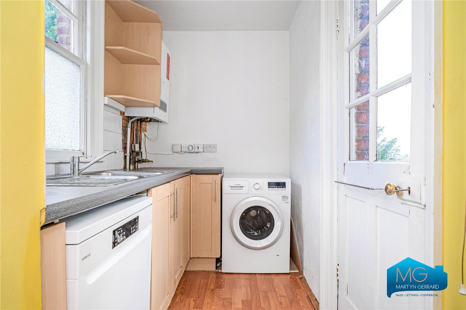 3 bedroom Apartment to rent - Martyn Gerrard