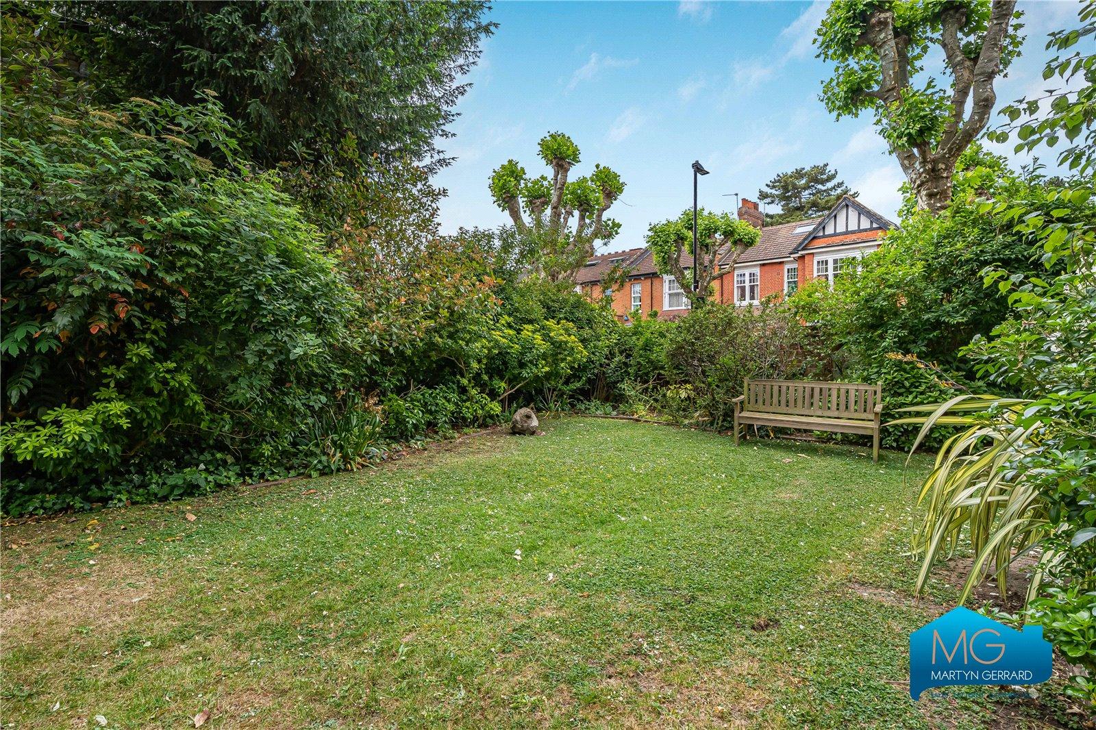 3 bedroom Apartment to rent - Martyn Gerrard