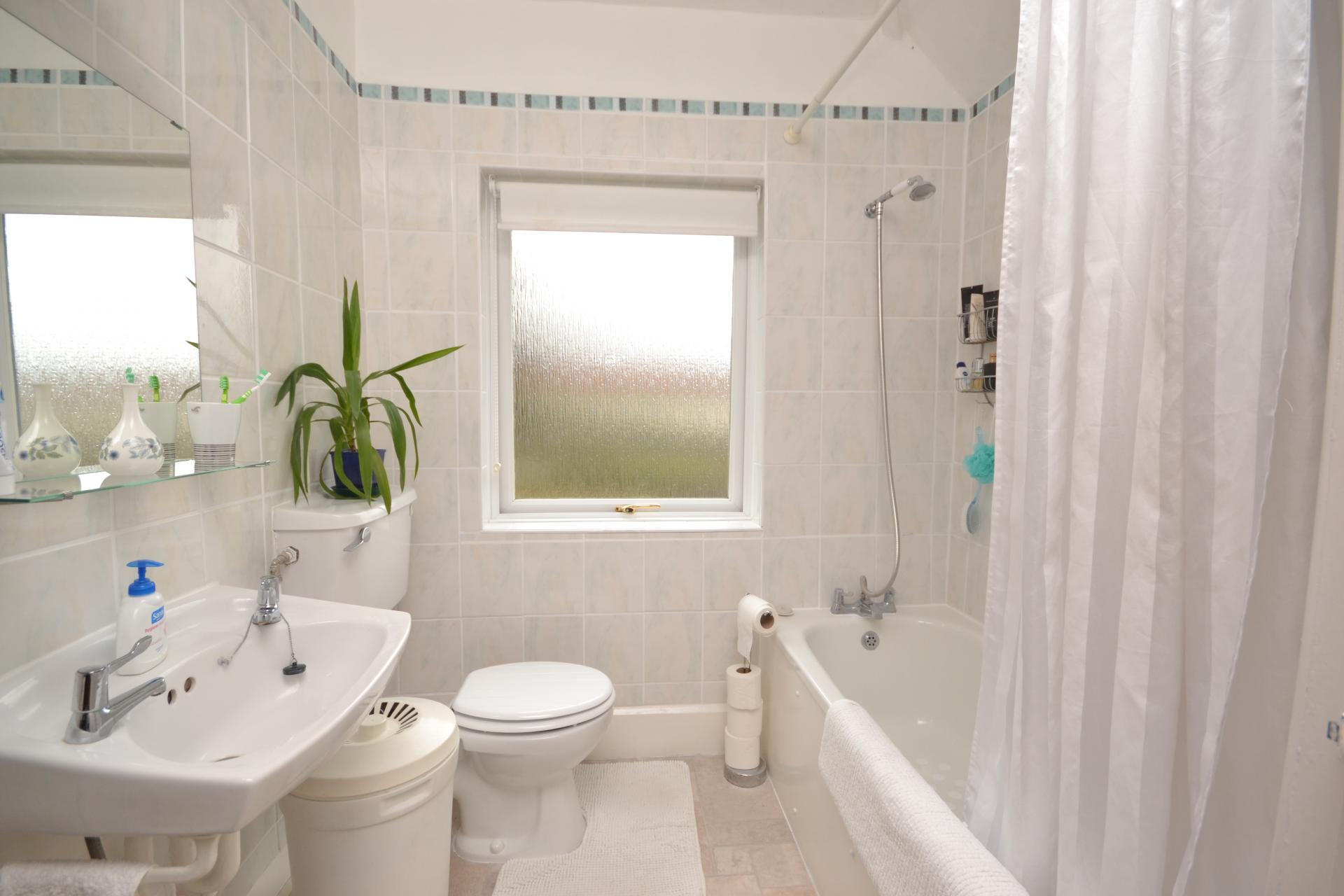 2 bedroom End of Terrace House for sale - Martyn Gerrard