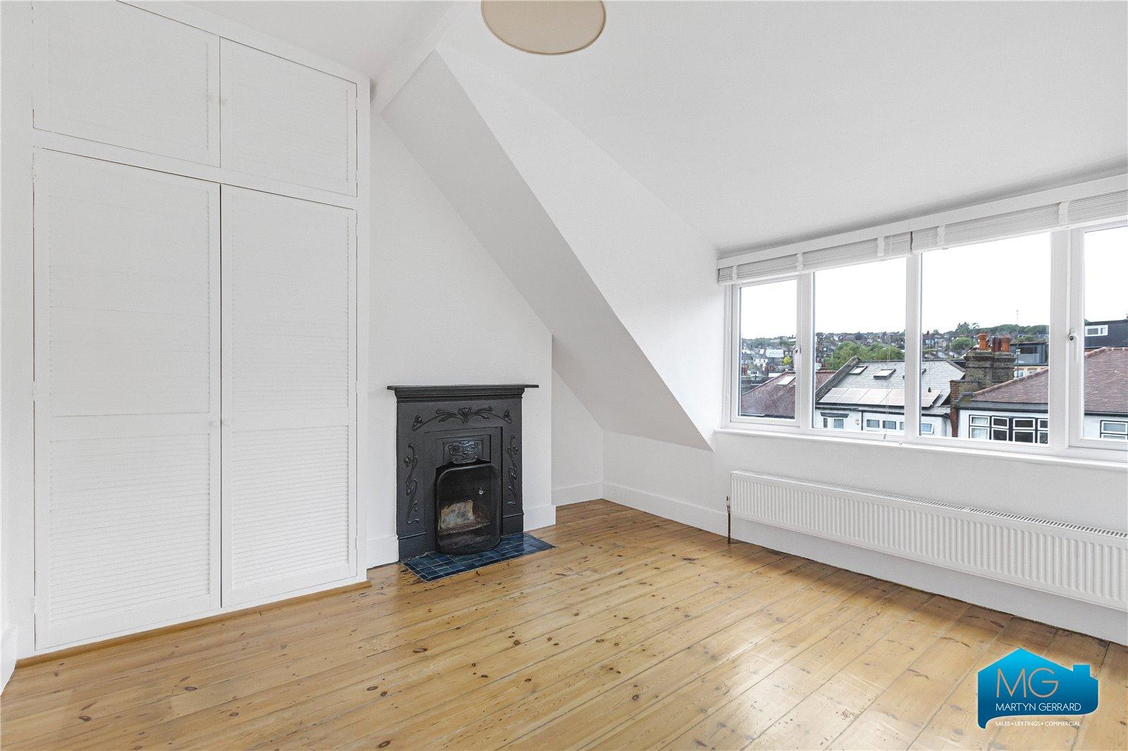 2 bedroom Apartment to rent - Martyn Gerrard