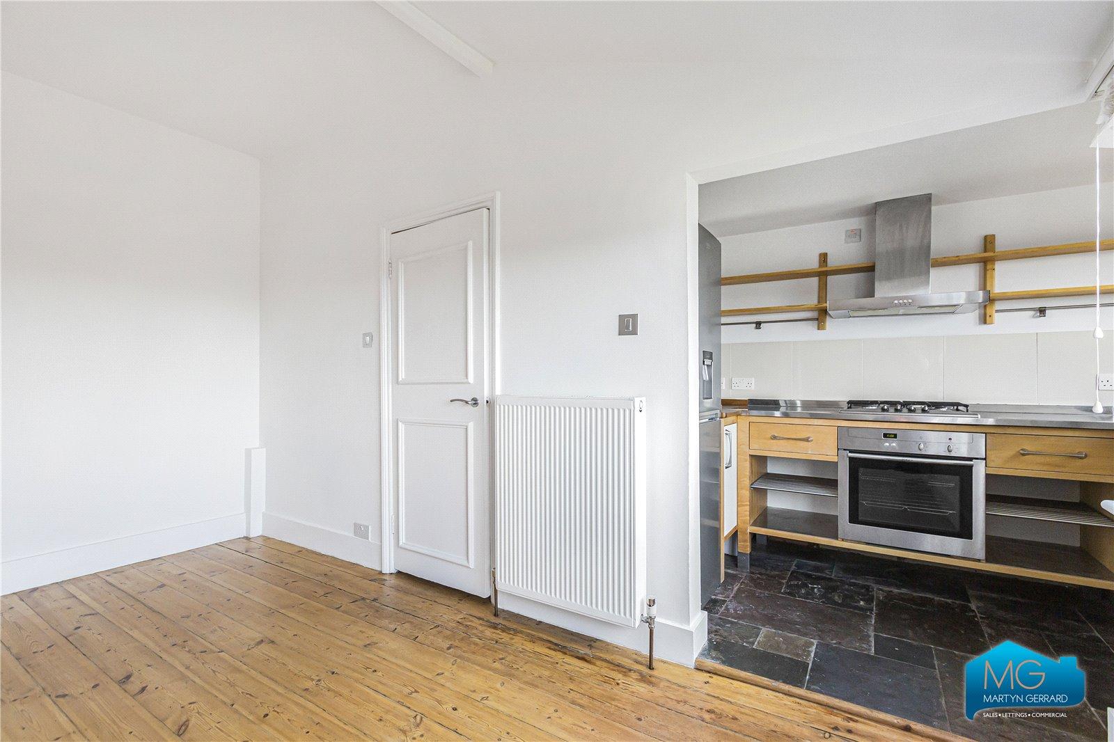 2 bedroom Apartment to rent - Martyn Gerrard