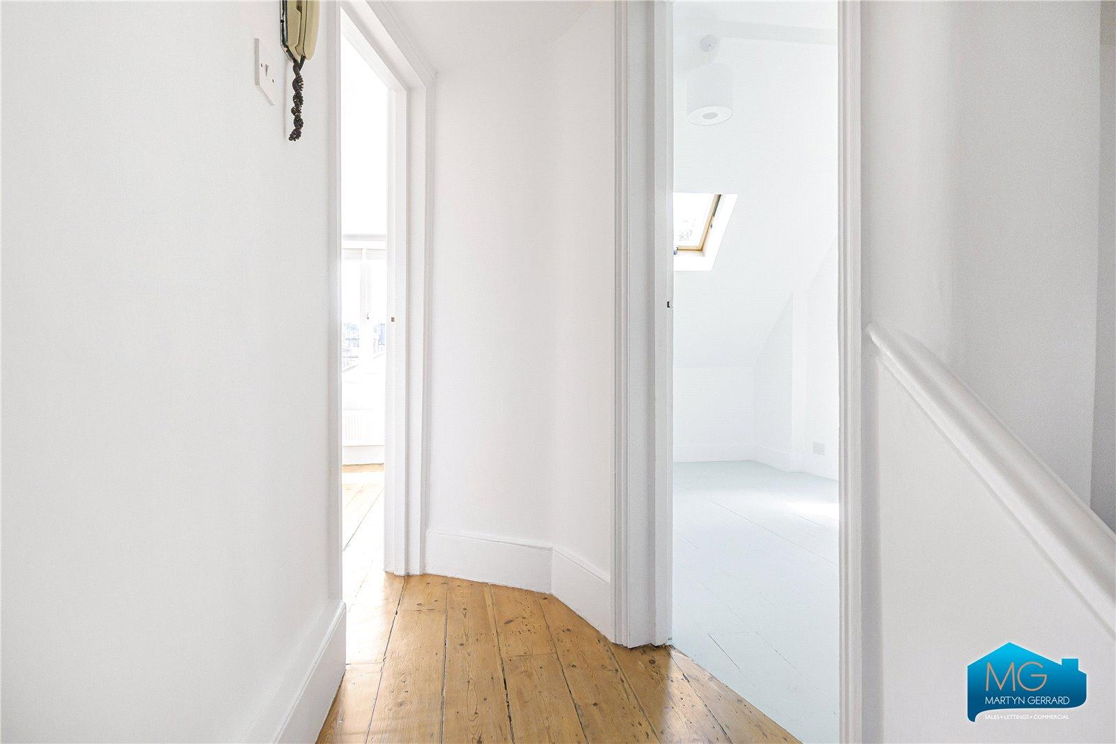 2 bedroom Apartment to rent - Martyn Gerrard