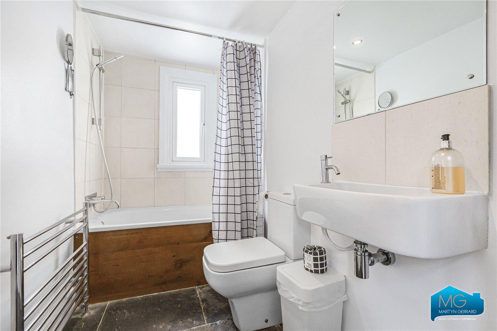 2 bedroom Apartment to rent - Martyn Gerrard