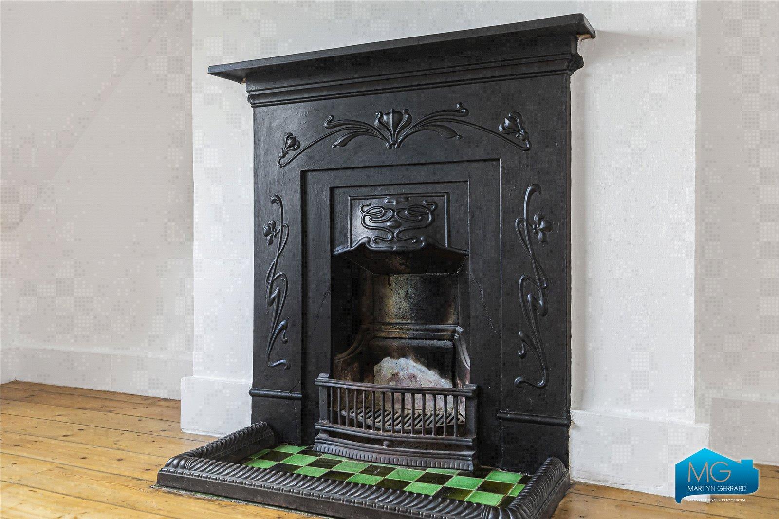 2 bedroom Apartment to rent - Martyn Gerrard