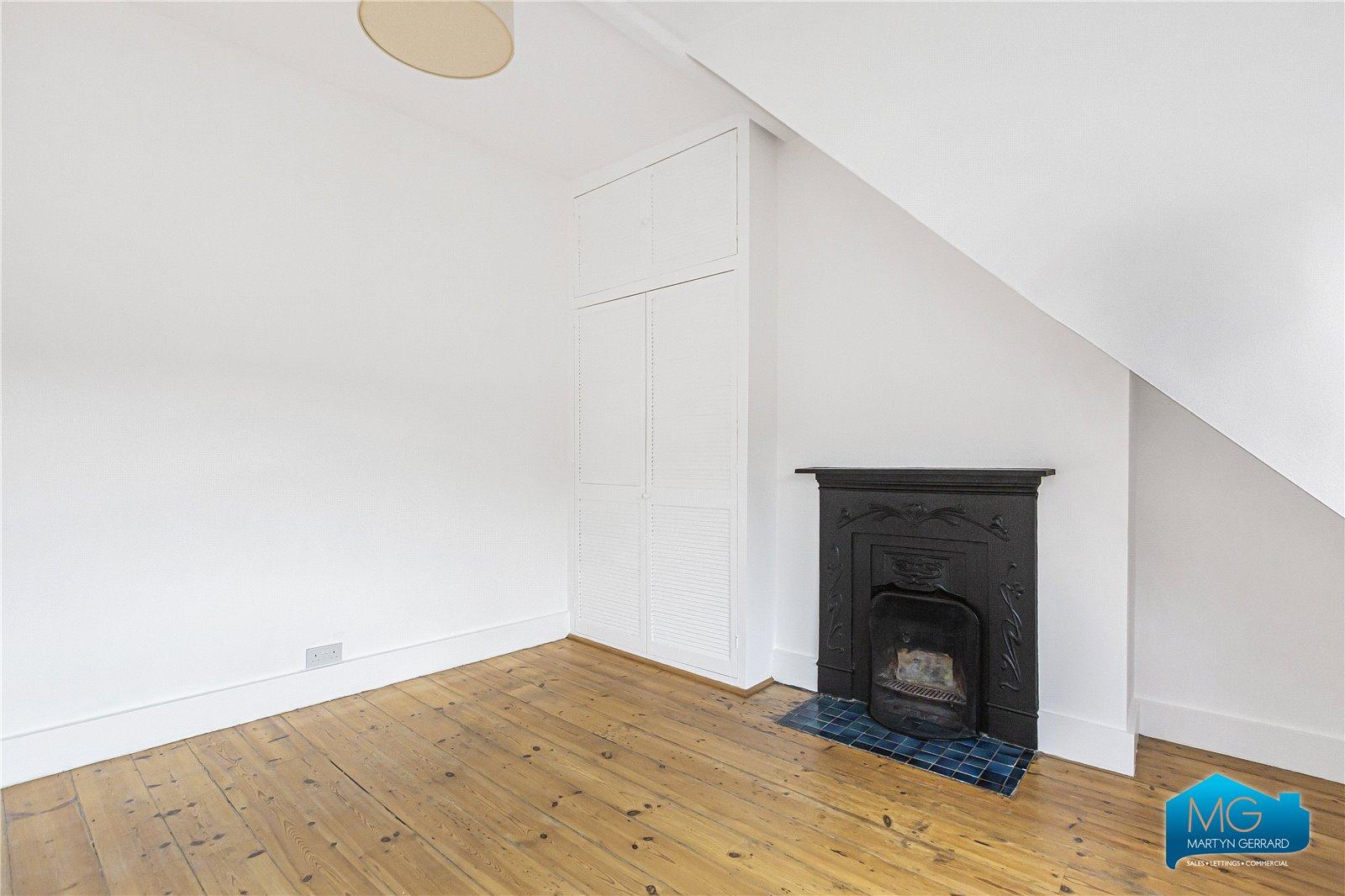2 bedroom Apartment to rent - Martyn Gerrard