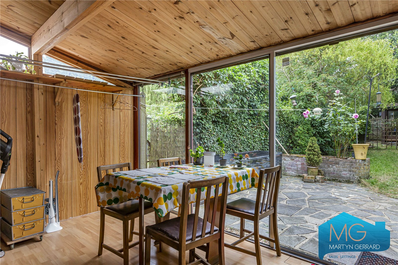 2 bedroom Terraced House for sale - Martyn Gerrard