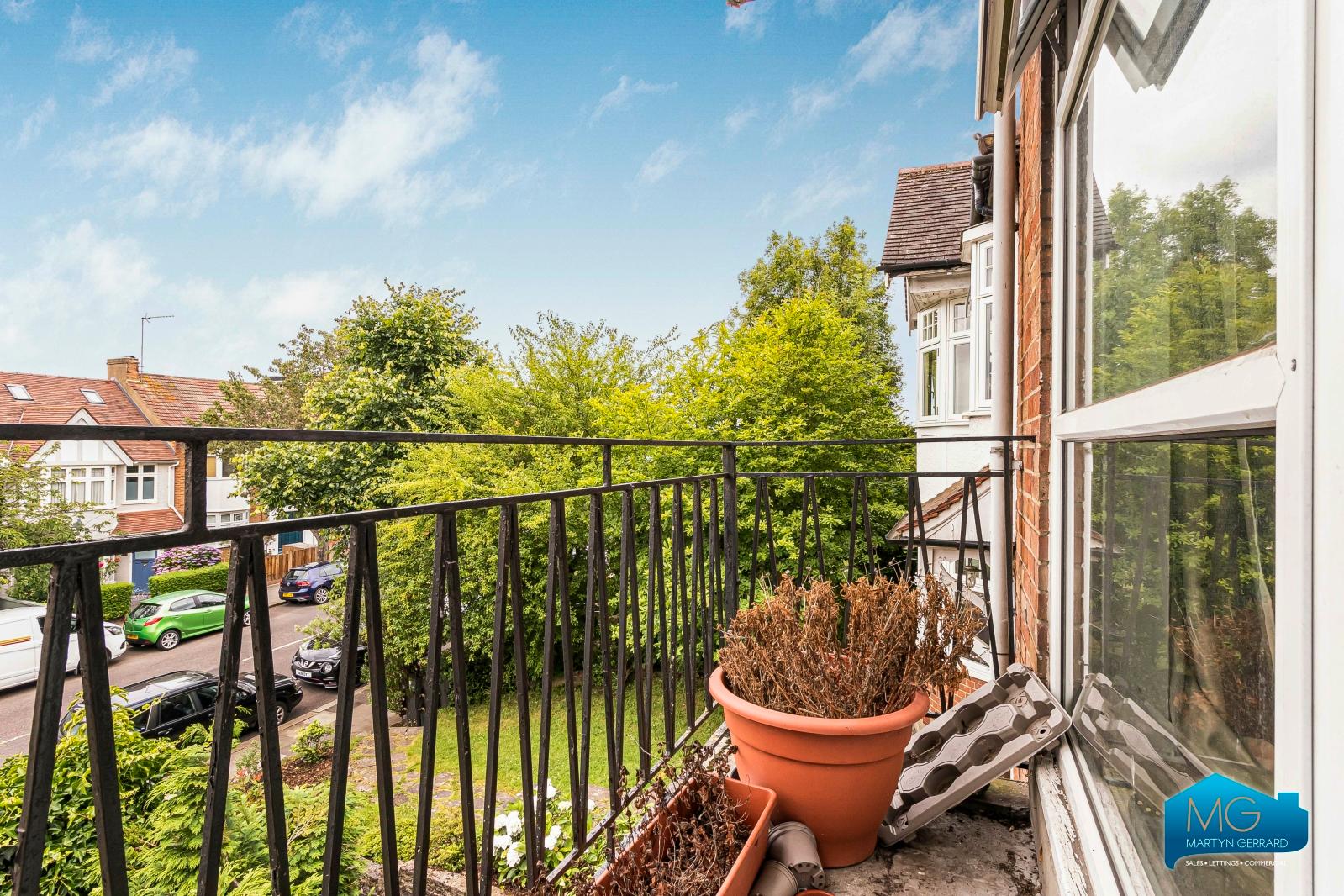 2 bedroom Apartment to rent - Martyn Gerrard