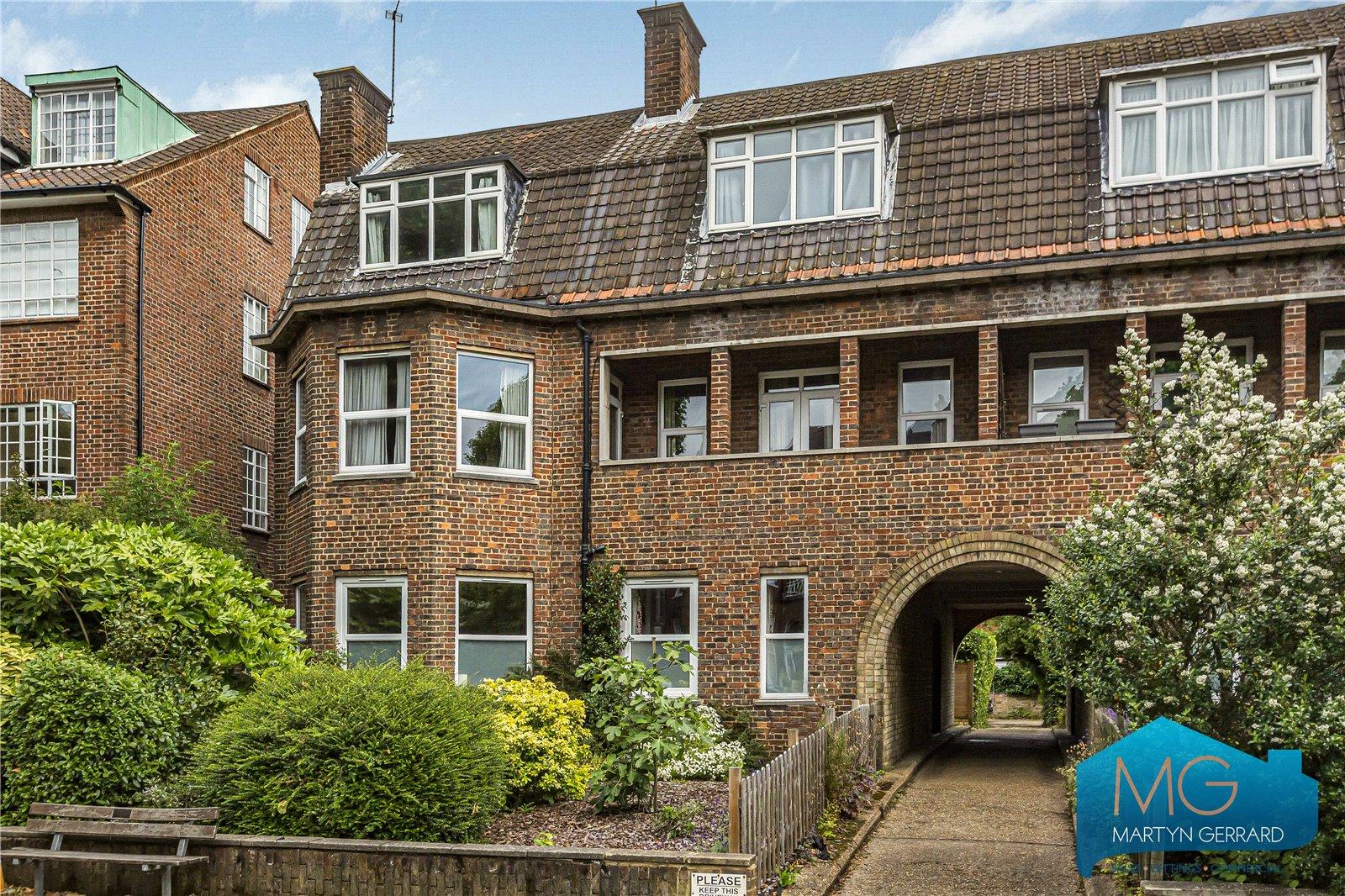 3 bedroom Apartment for sale - Martyn Gerrard