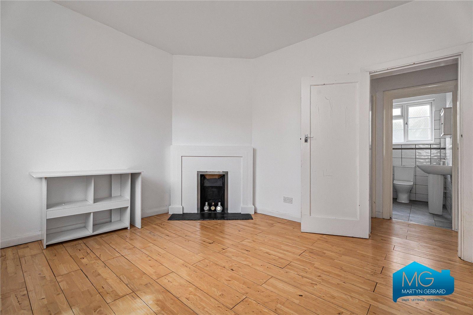2 bedroom Ground Floor Flat to rent - Martyn Gerrard
