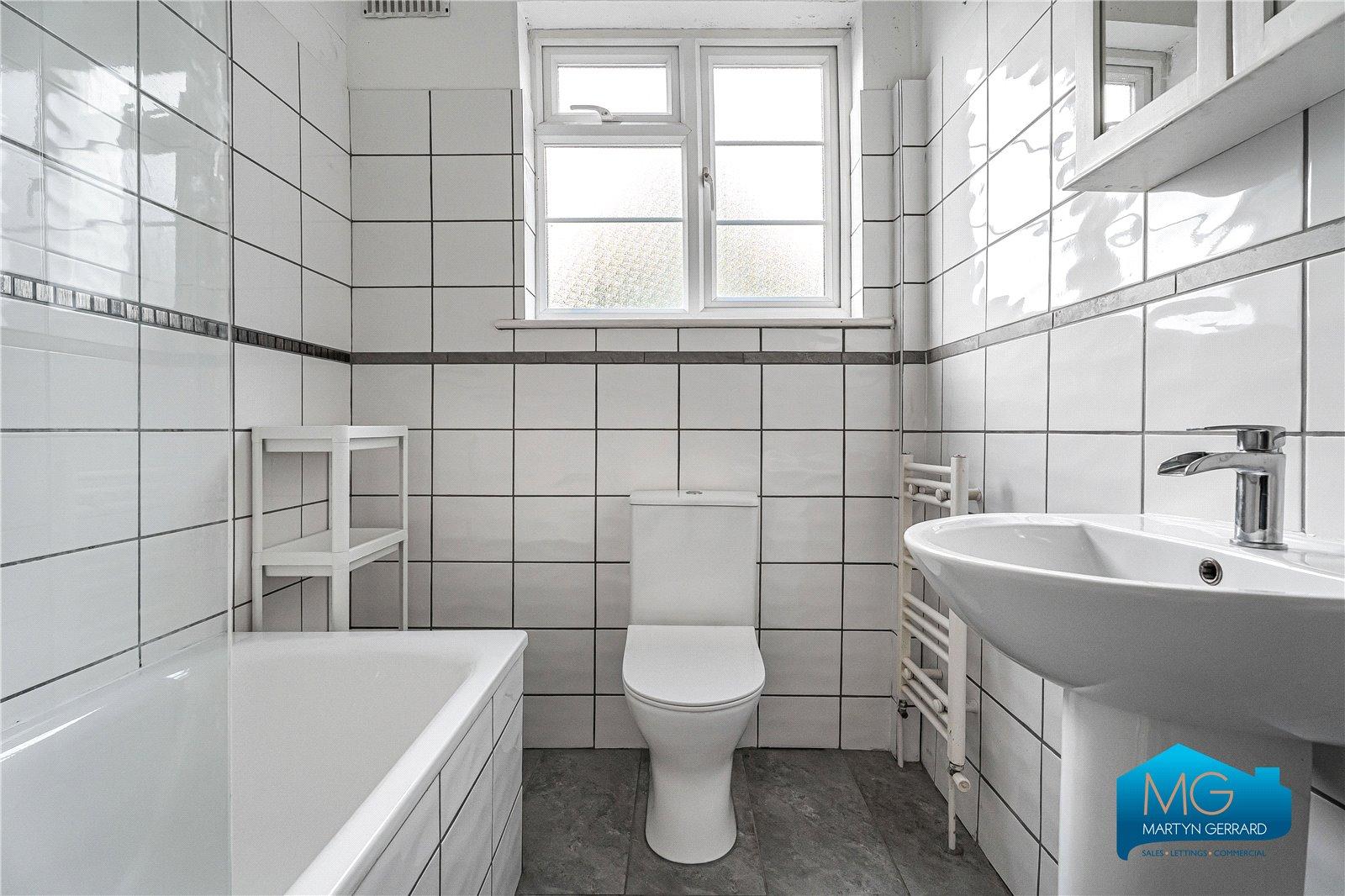 2 bedroom Ground Floor Flat to rent - Martyn Gerrard