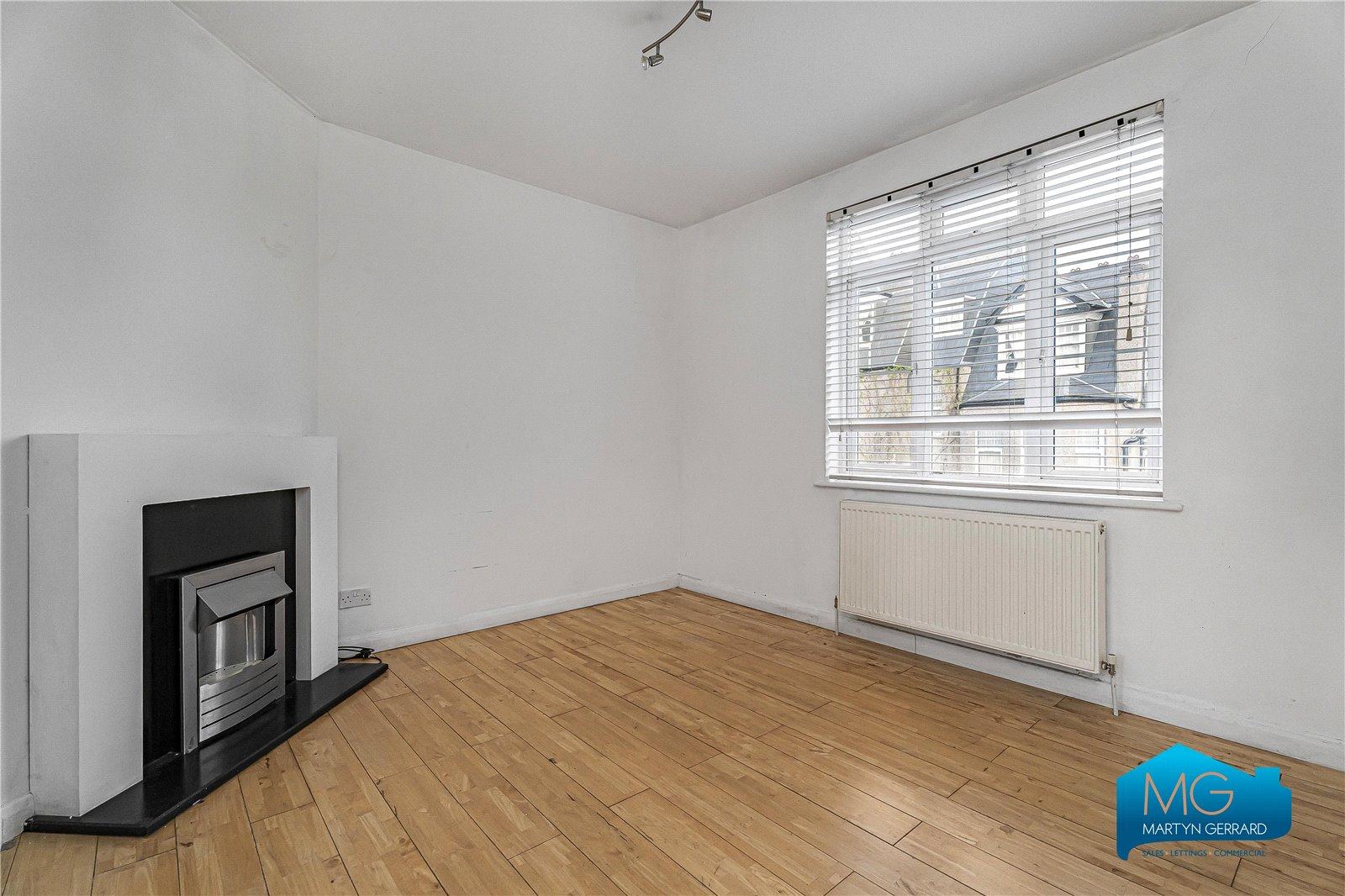 2 bedroom Ground Floor Flat to rent - Martyn Gerrard