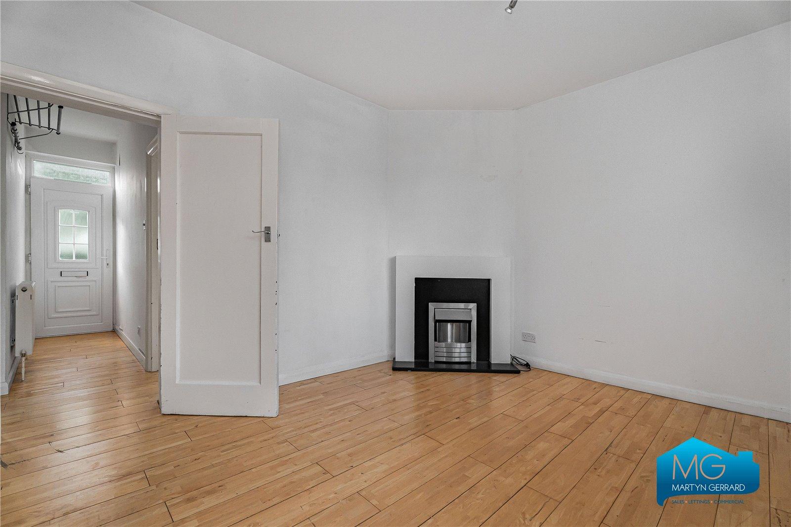 2 bedroom Ground Floor Flat to rent - Martyn Gerrard