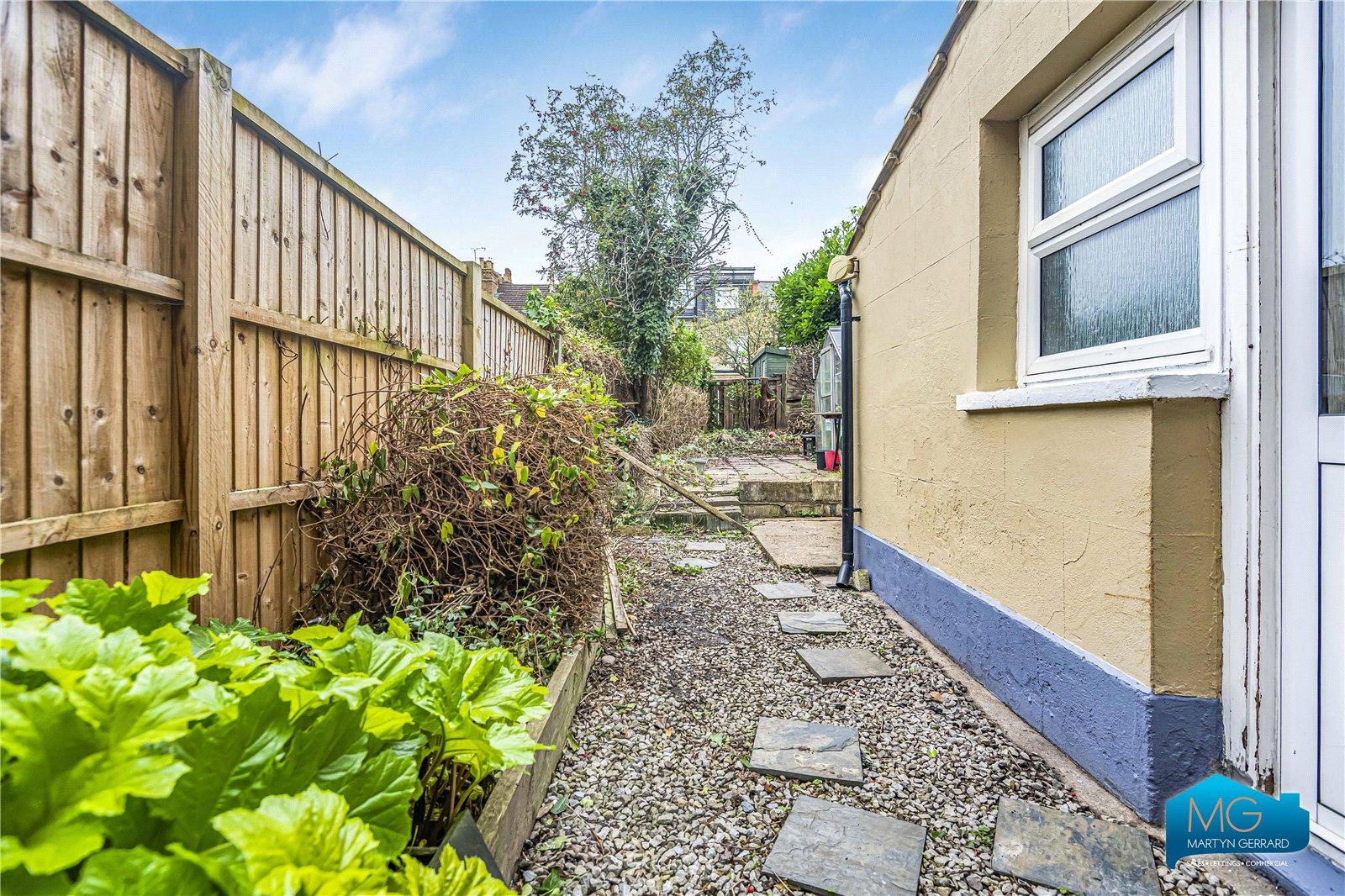 1 bedroom Apartment to rent - Martyn Gerrard