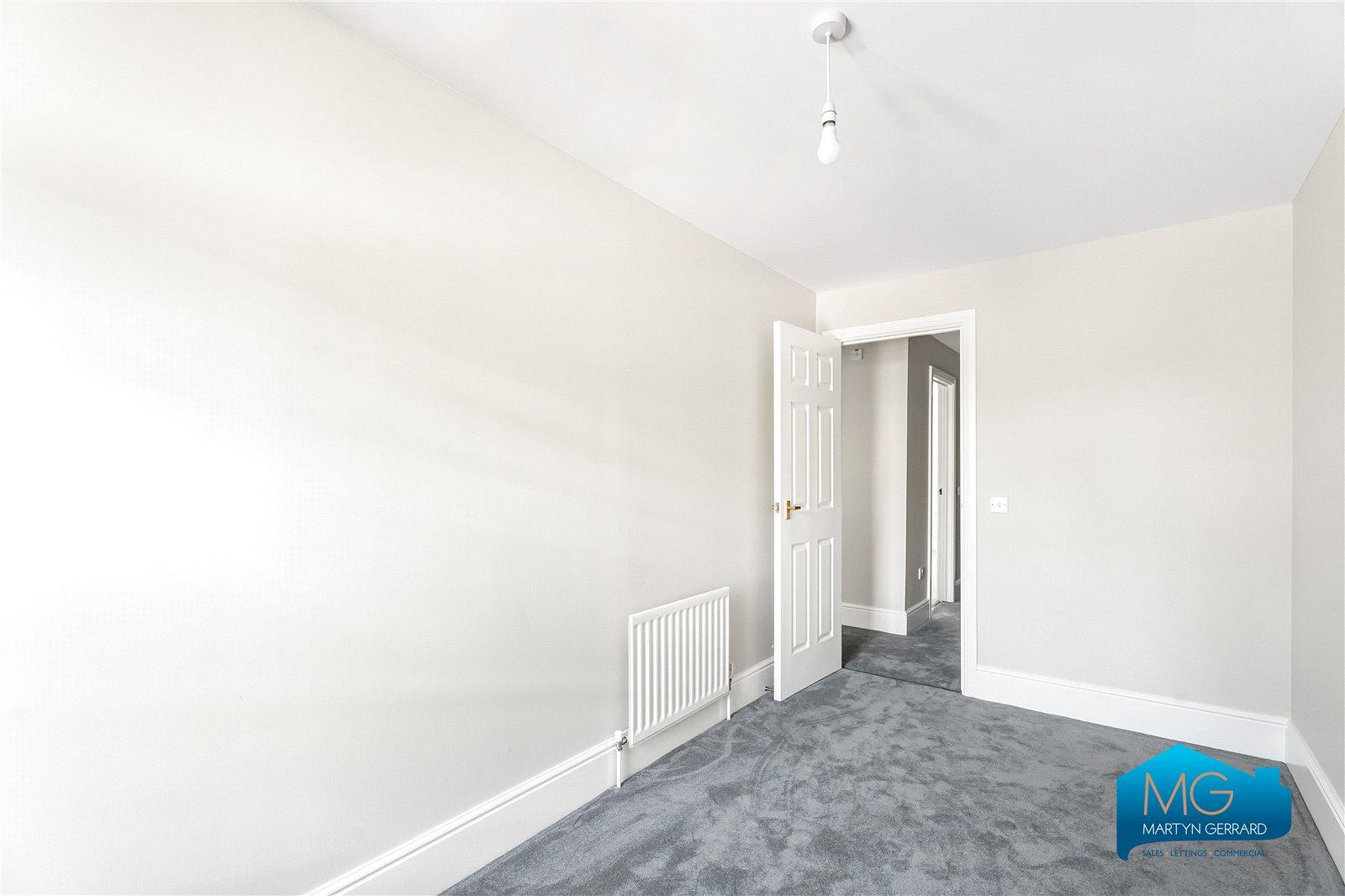 3 bedroom End of Terrace House to rent - Martyn Gerrard