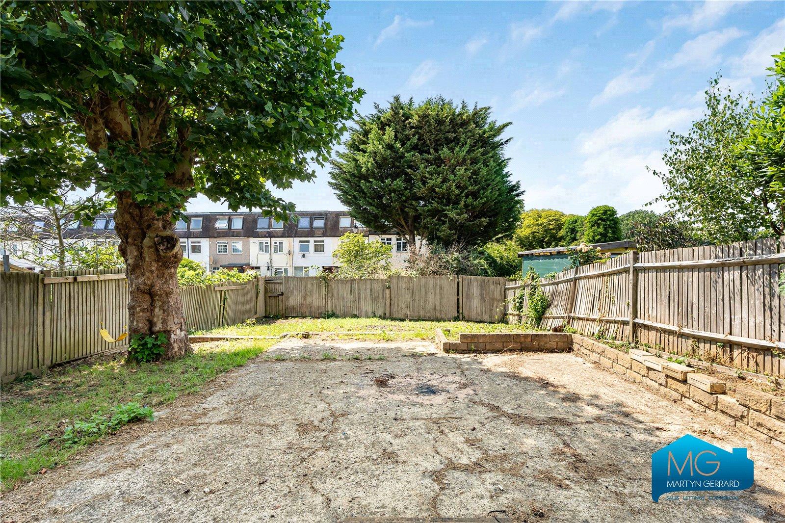 3 bedroom End of Terrace House to rent - Martyn Gerrard