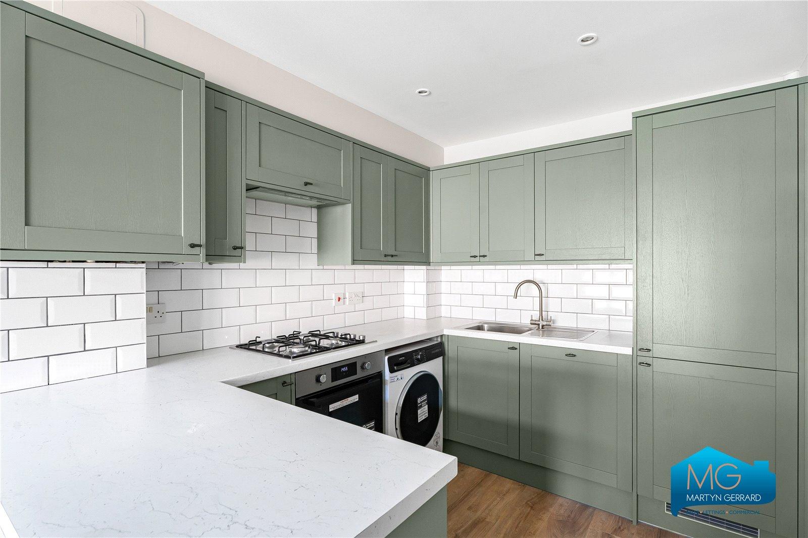 3 bedroom End of Terrace House to rent - Martyn Gerrard