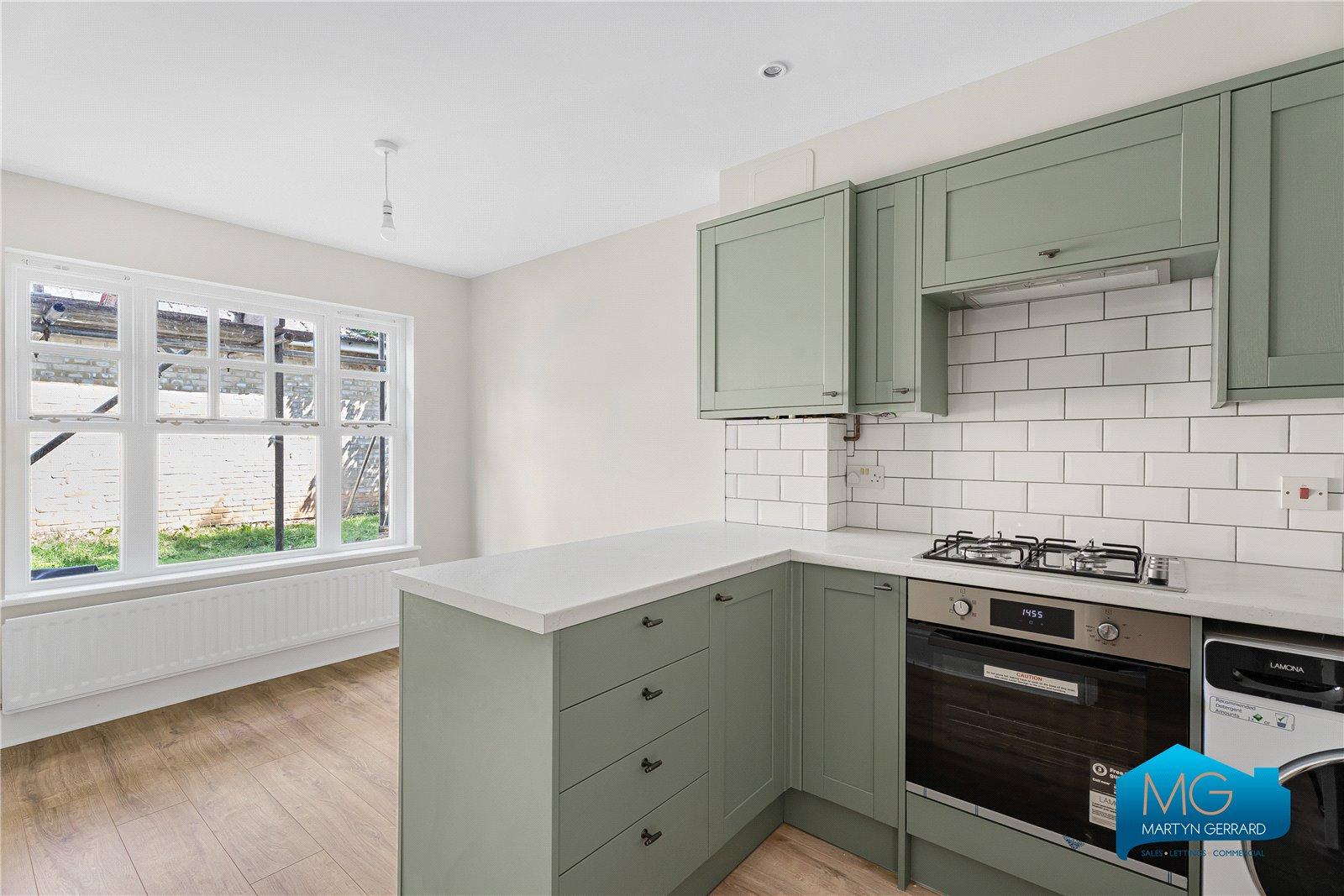 3 bedroom End of Terrace House to rent - Martyn Gerrard