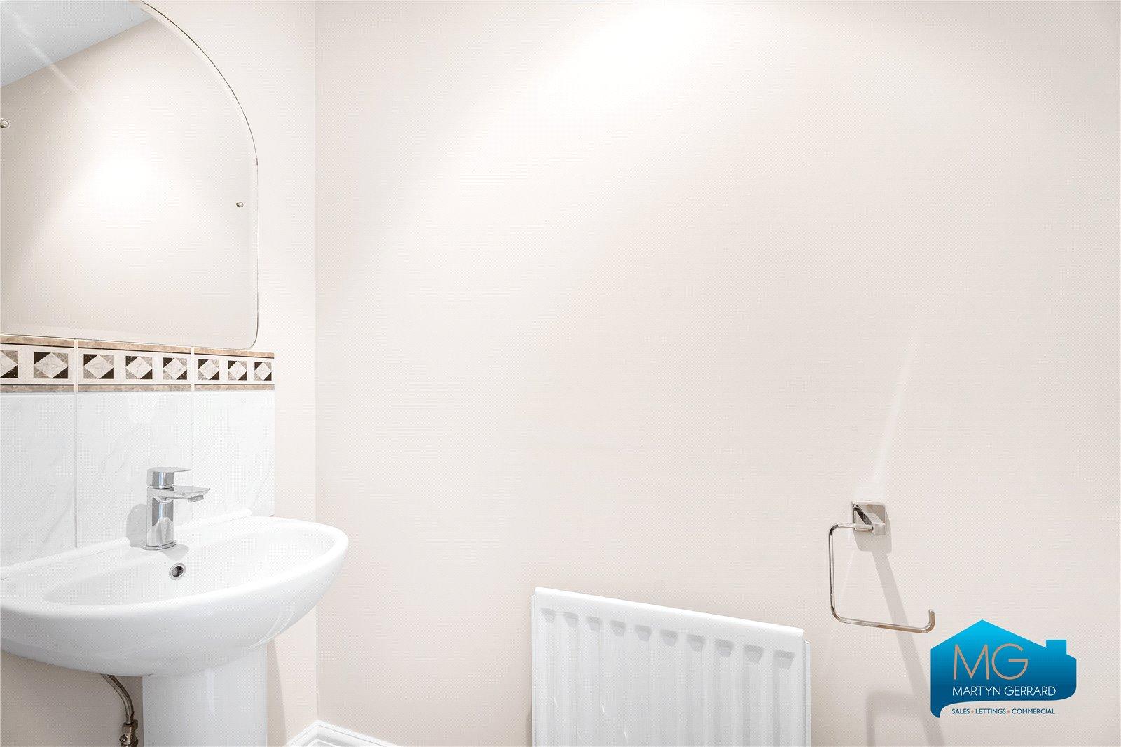 3 bedroom End of Terrace House to rent - Martyn Gerrard