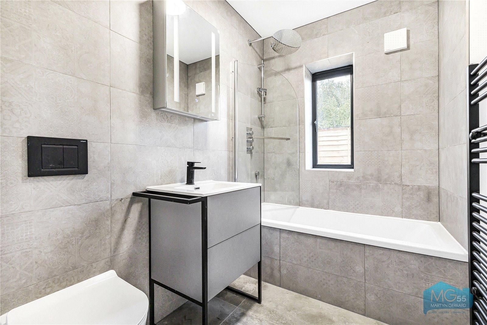 2 bedroom House to rent - Martyn Gerrard