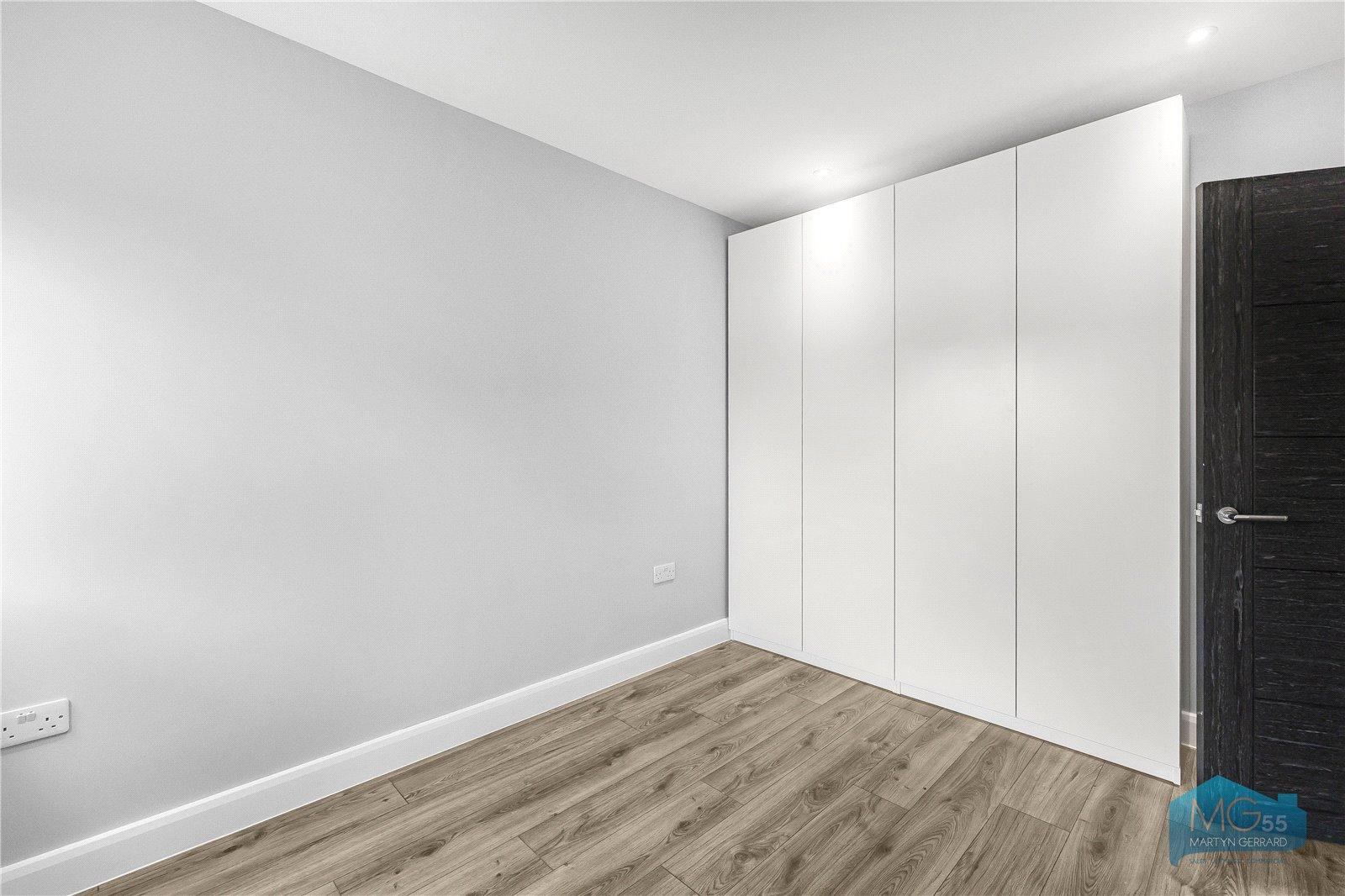 2 bedroom House to rent - Martyn Gerrard