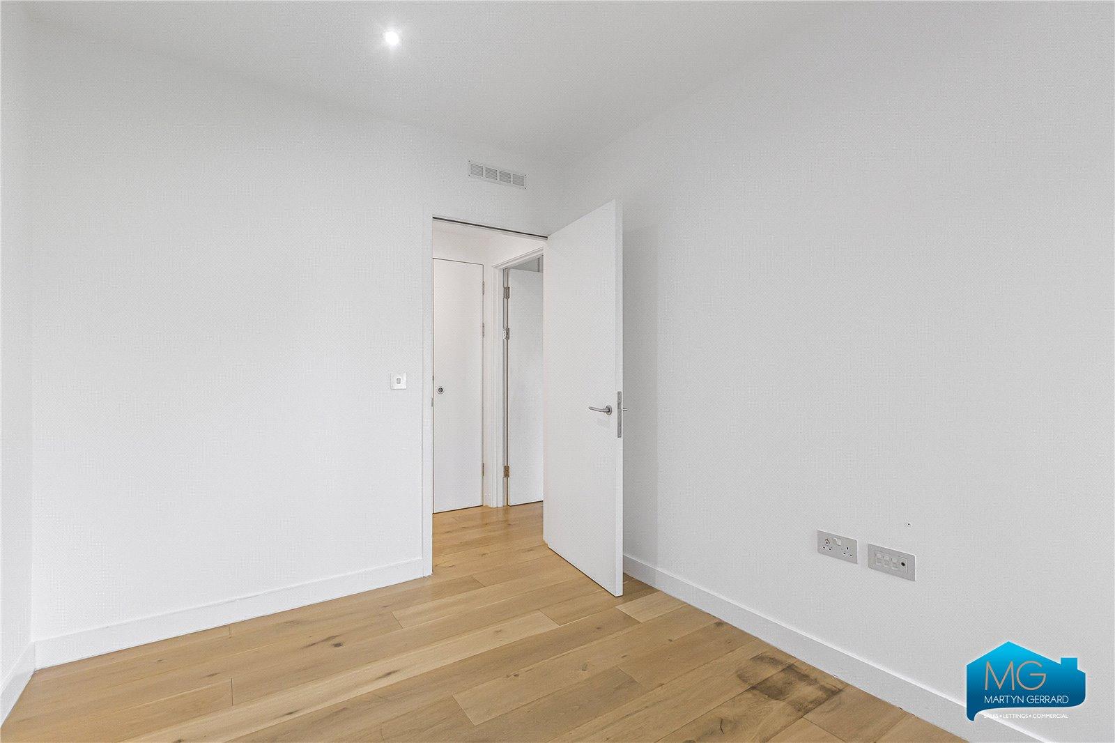 2 bedroom Apartment to rent - Martyn Gerrard