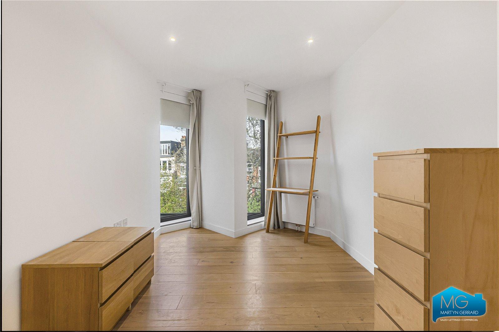 2 bedroom Apartment to rent - Martyn Gerrard