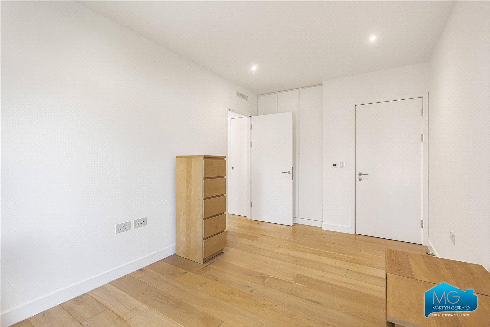 2 bedroom Apartment to rent - Martyn Gerrard
