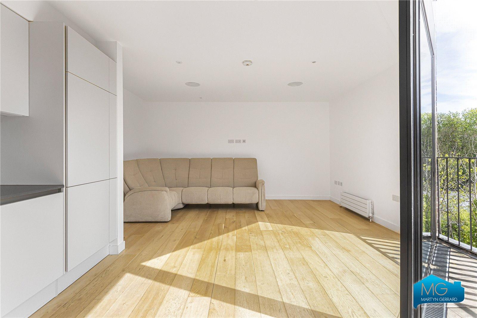 2 bedroom Apartment to rent - Martyn Gerrard
