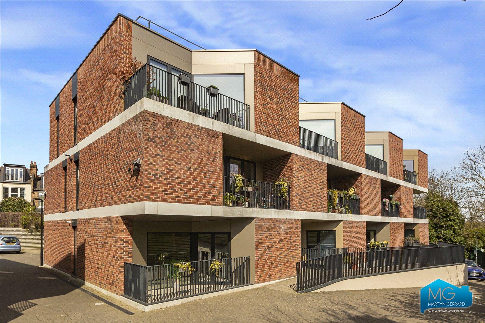 2 bedroom Apartment to rent - Martyn Gerrard