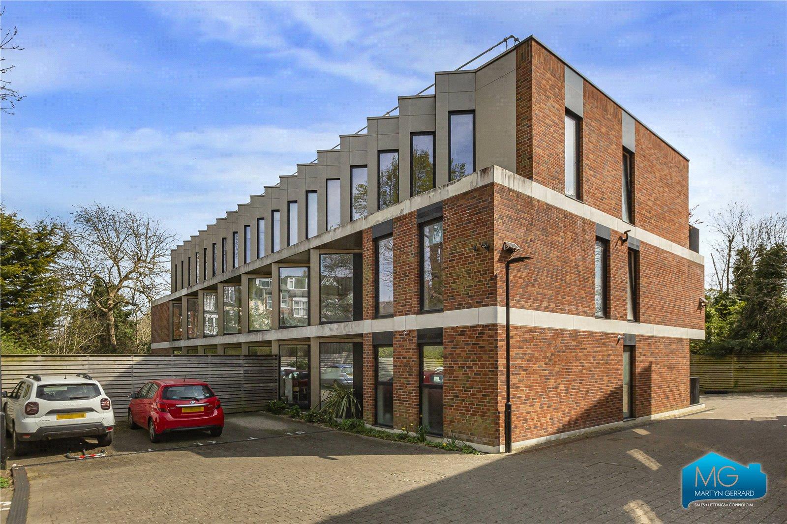 2 bedroom Apartment to rent - Martyn Gerrard
