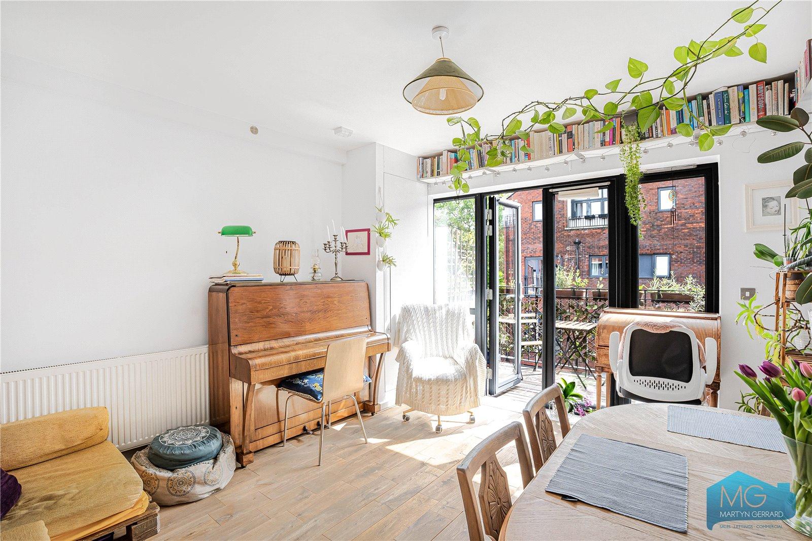 2 bedroom Apartment for sale - Martyn Gerrard