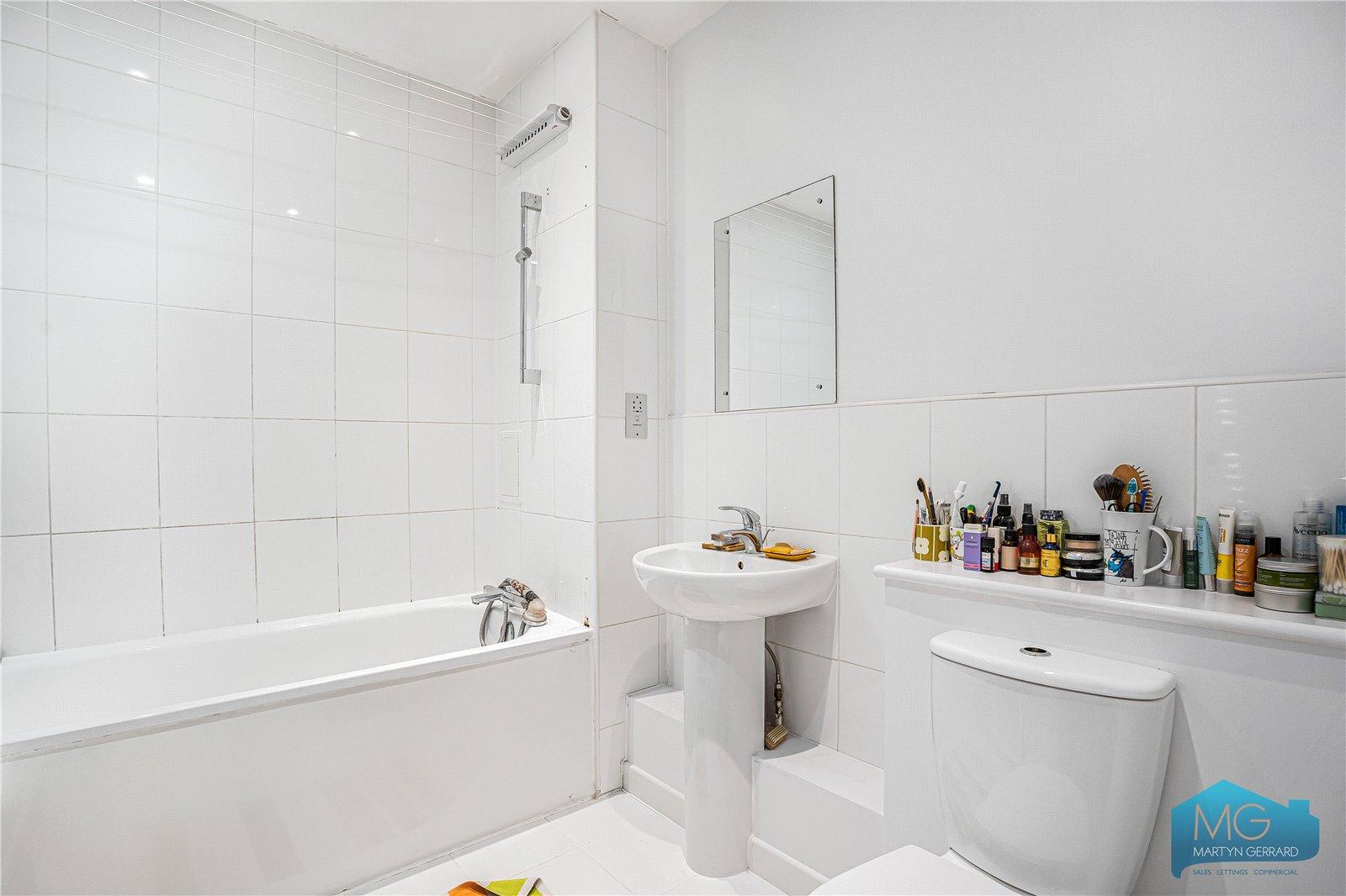 2 bedroom Apartment for sale - Martyn Gerrard