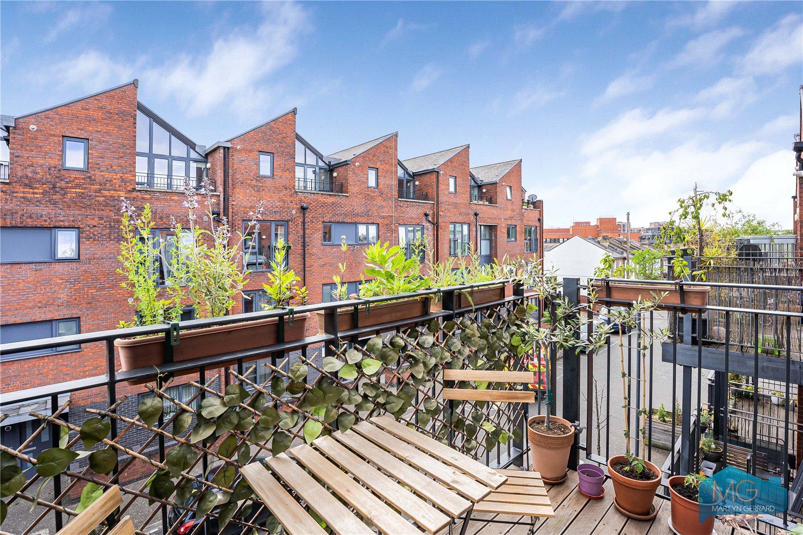 2 bedroom Apartment for sale - Martyn Gerrard