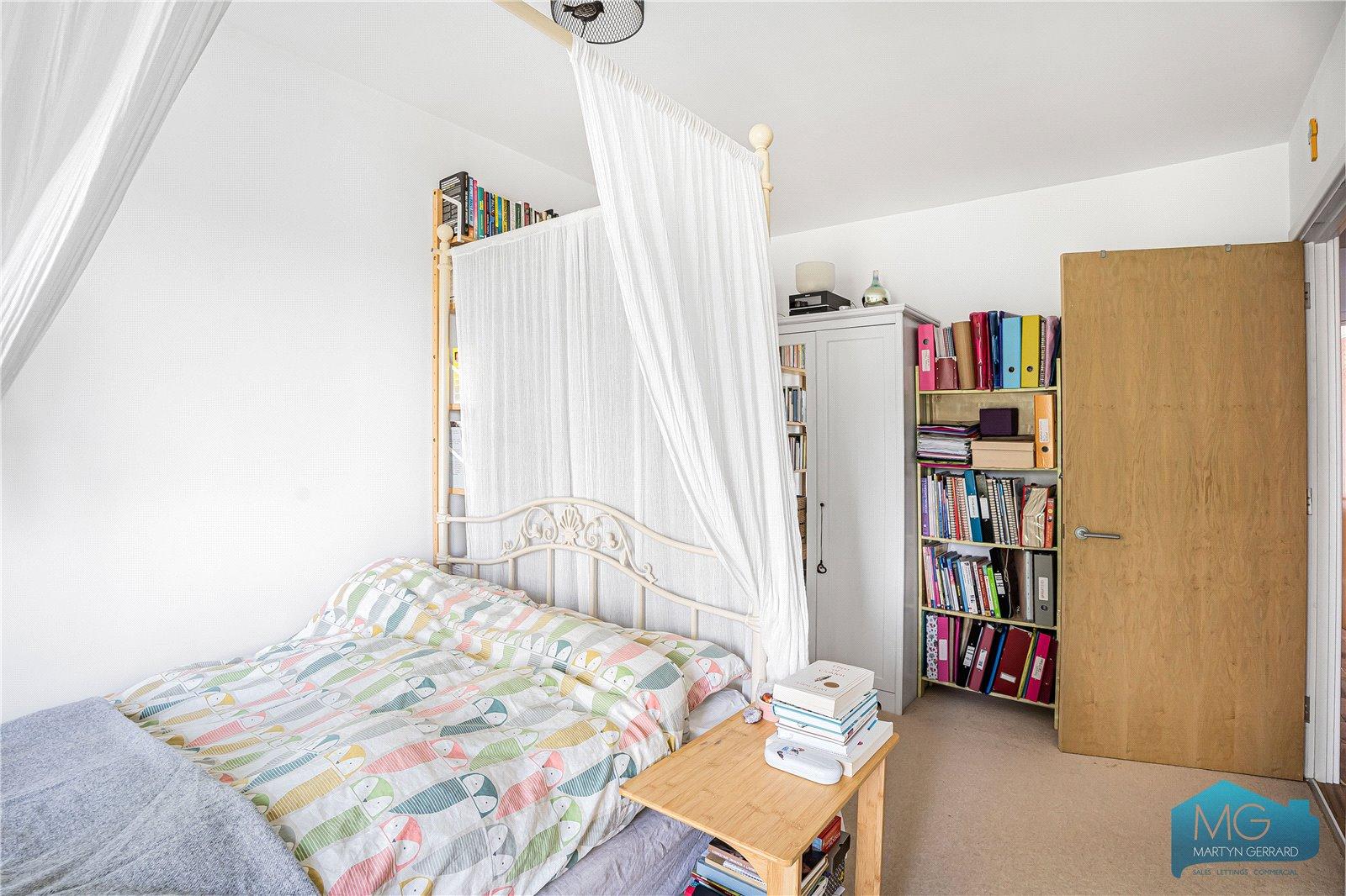 2 bedroom Apartment for sale - Martyn Gerrard