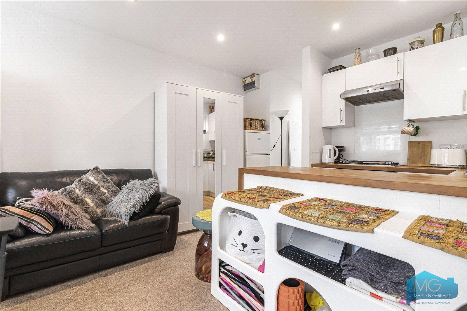1 bedroom Apartment for sale - Martyn Gerrard