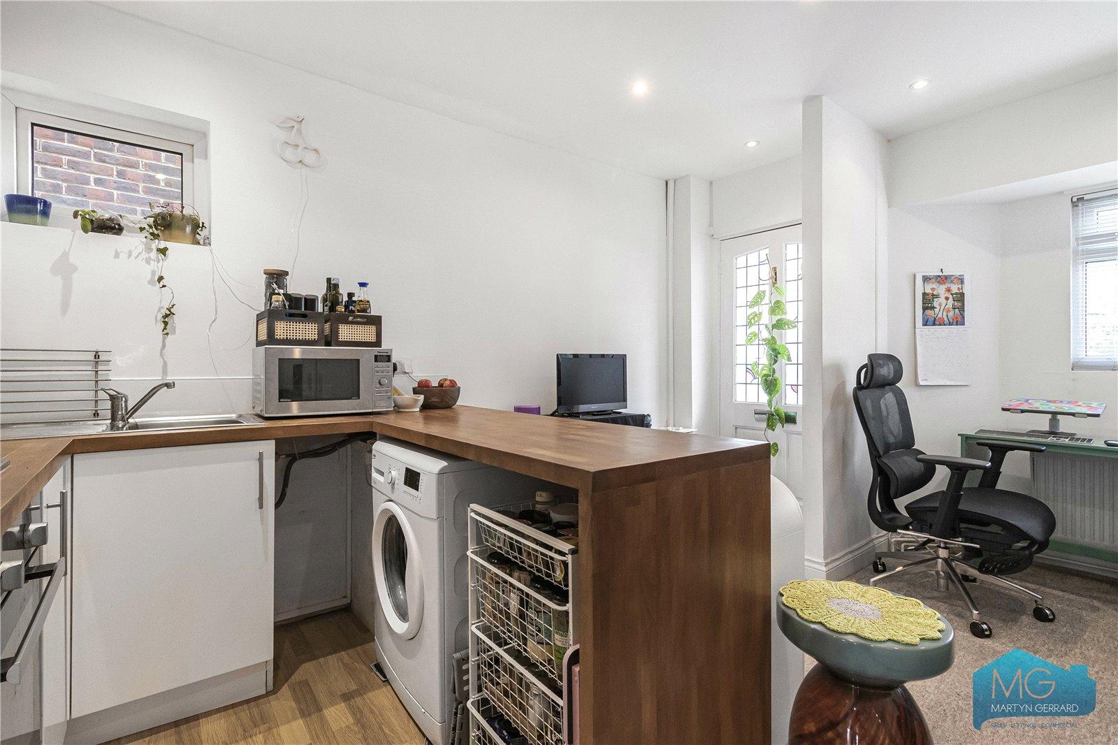 1 bedroom Apartment for sale - Martyn Gerrard