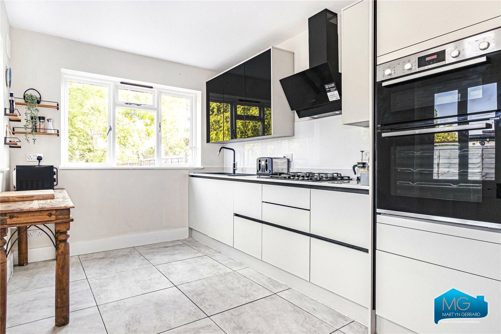 6 bedroom House to rent - Martyn Gerrard