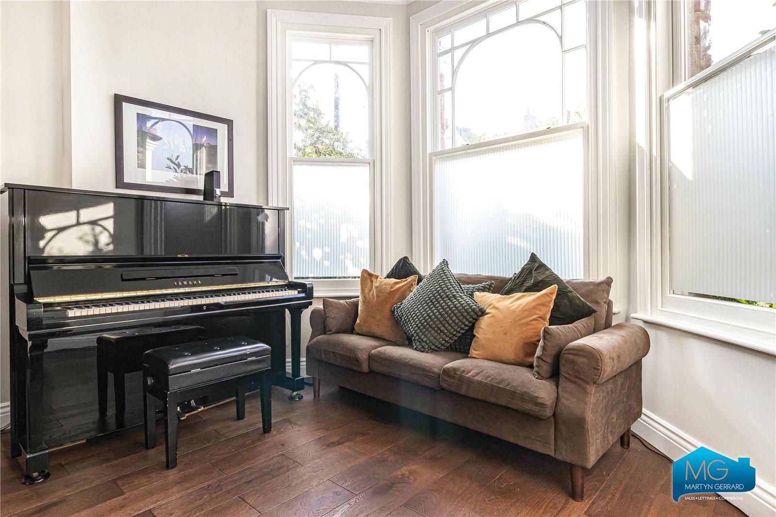 6 bedroom House to rent - Martyn Gerrard