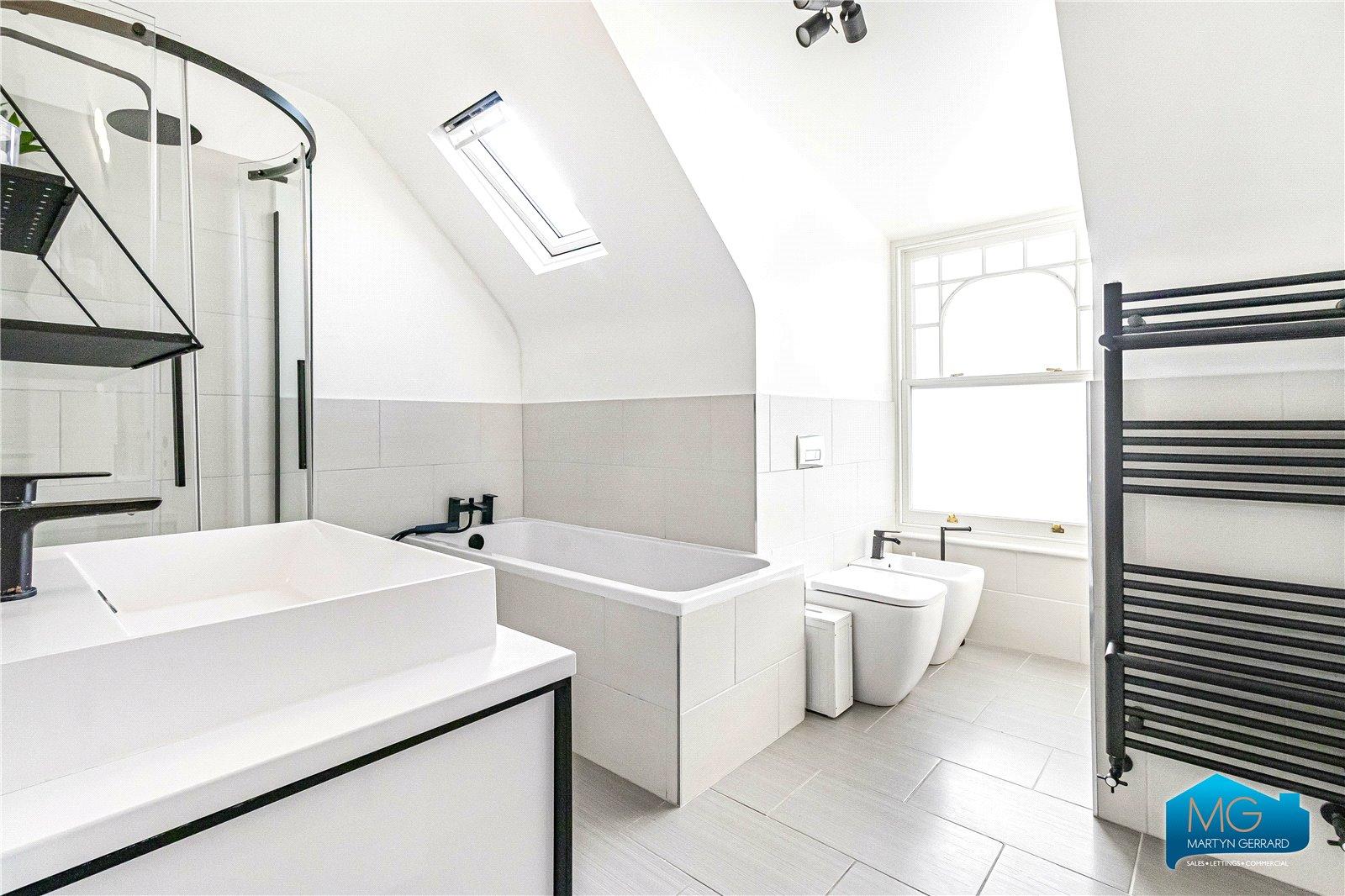 6 bedroom House to rent - Martyn Gerrard